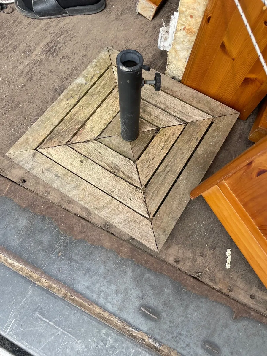 Garden umbrella / parasol base - Image 4