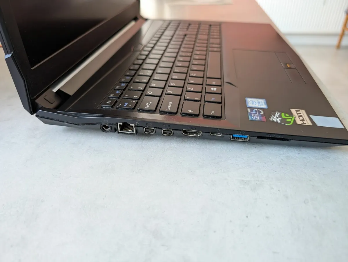 Laptop for Sale: i7 / 12GB RAM / SSD / GTX 1050 - Image 4