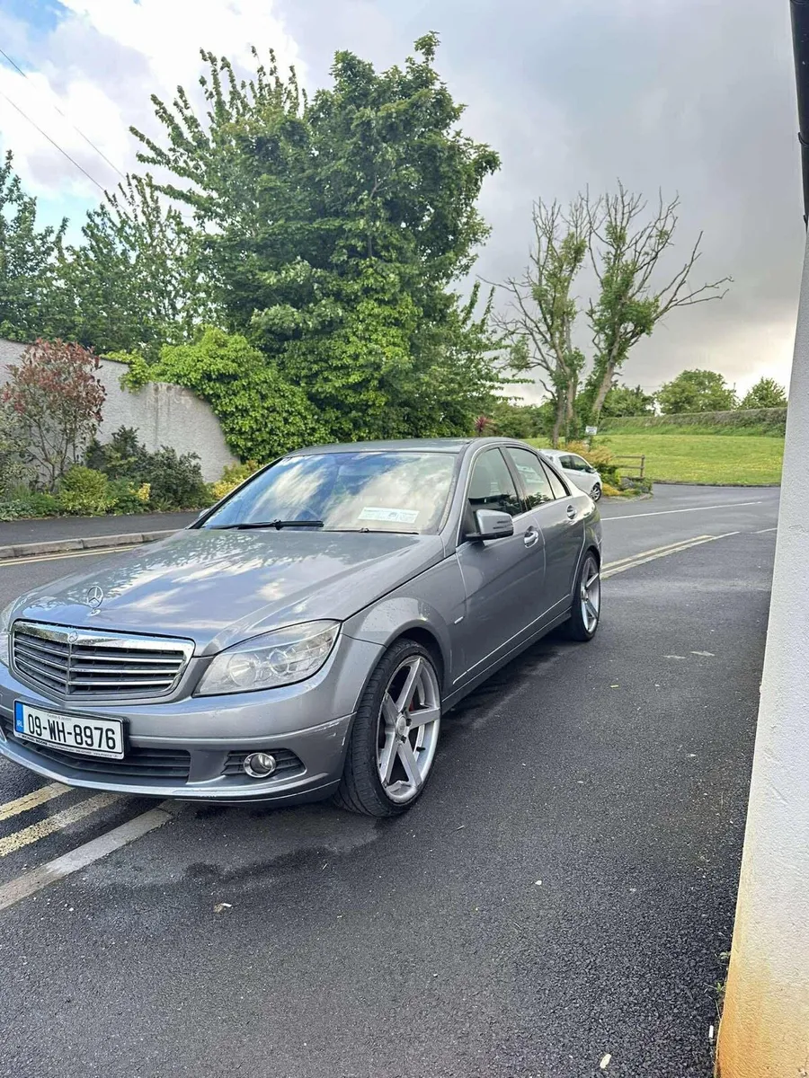 Mercedes Benz - Image 4