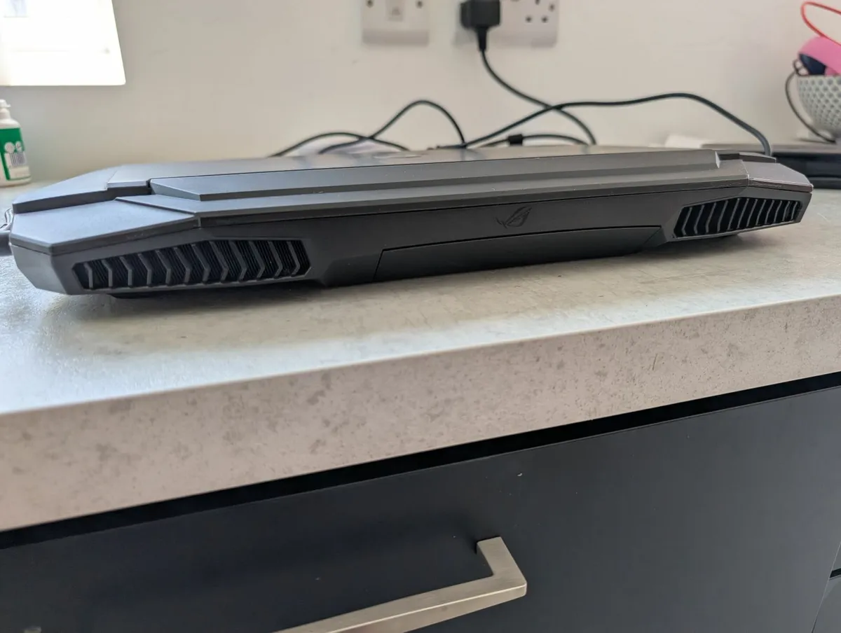 Laptop for Sale: ASUS ROG G750JX – i7 / 16GB RAM / - Image 4