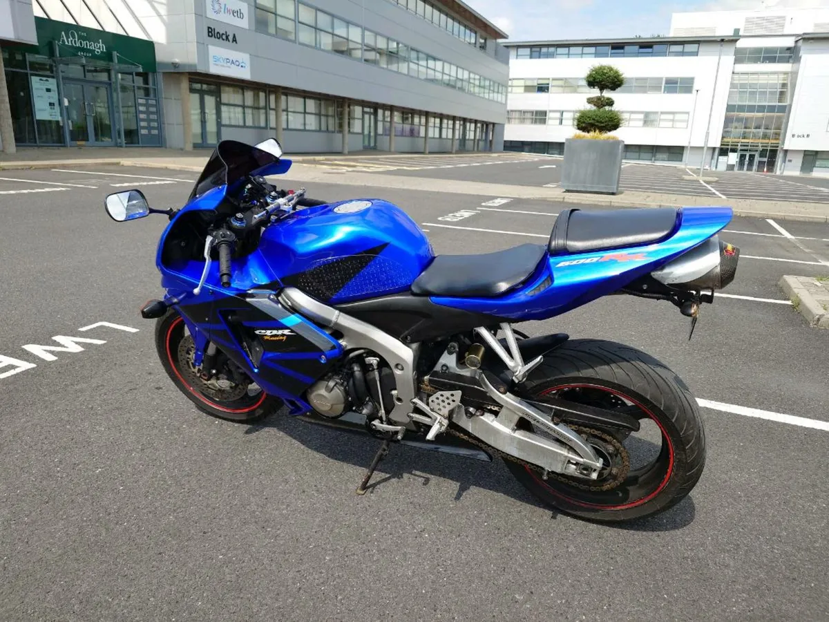 Honda CBR 600 RR - Image 4