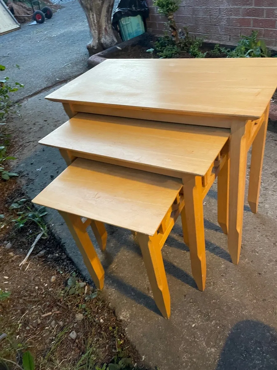 3 in 1 oak nest of tables - Image 2
