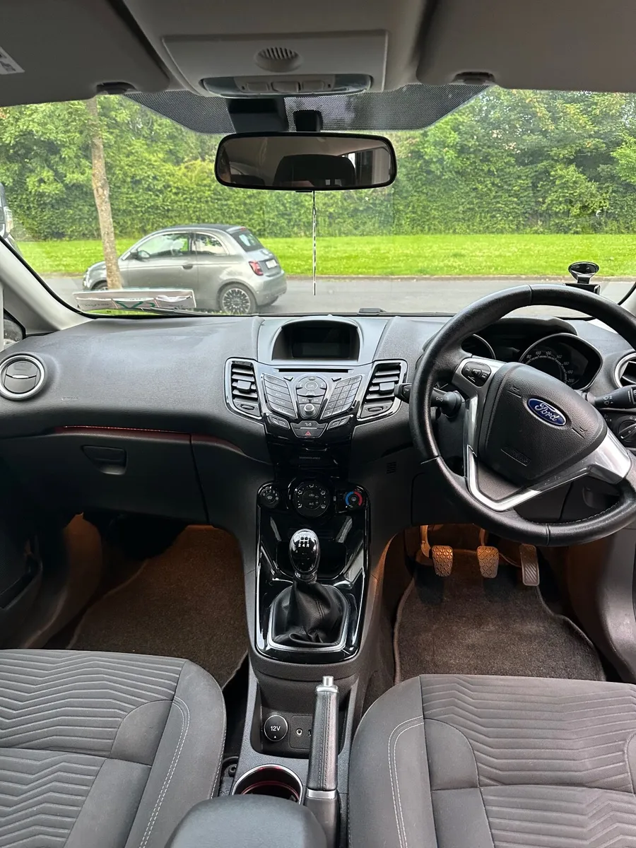 Ford Fiesta 2015 - Image 4