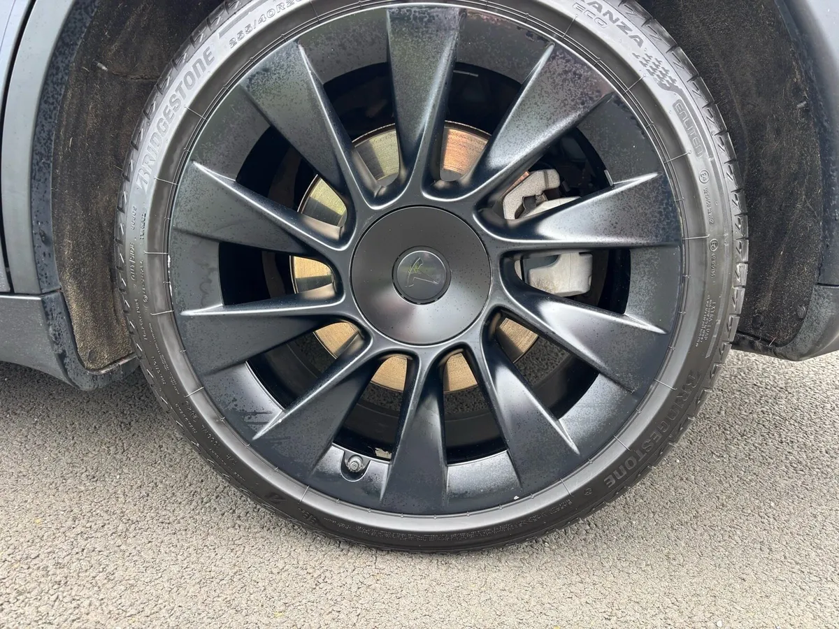 Tesla Model Y SUV - Image 4