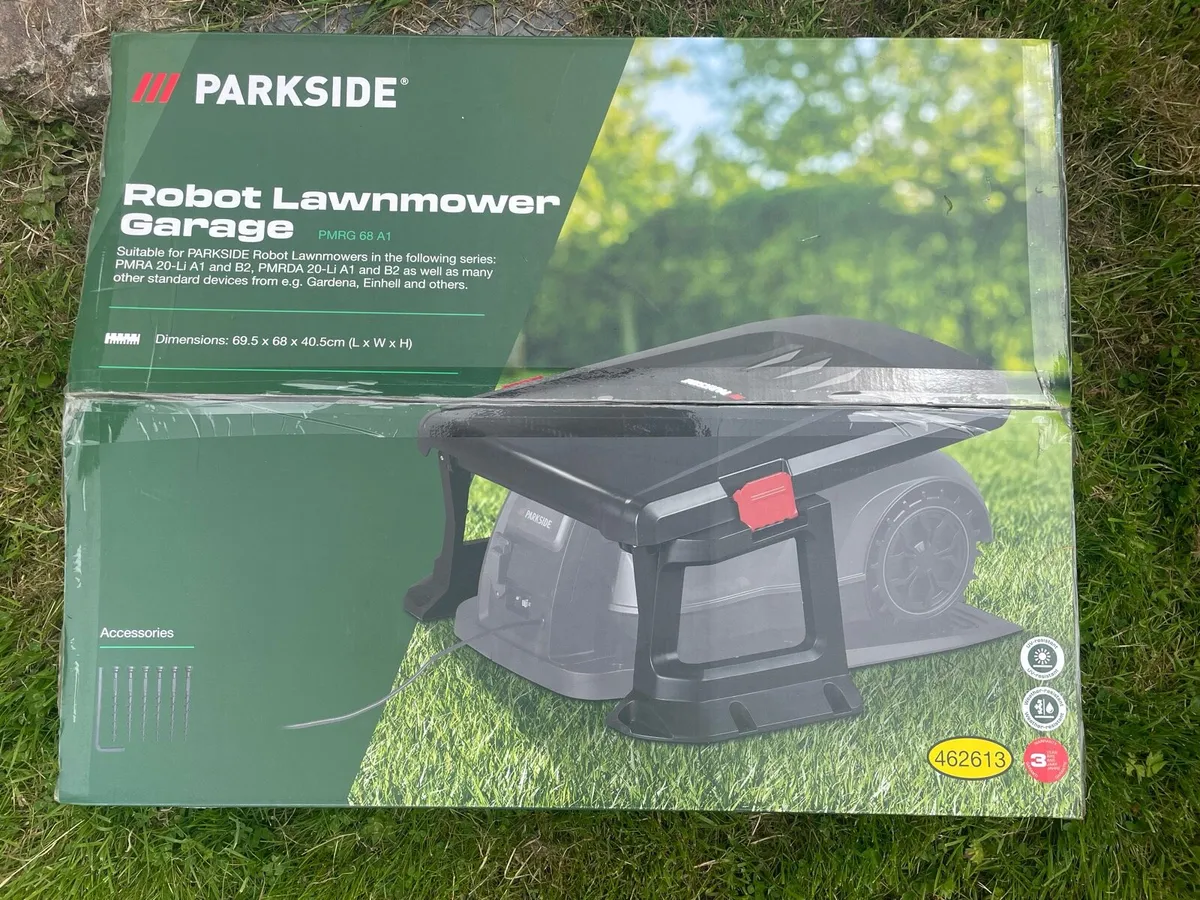 Parkside robot lawnmower and garage - Image 2