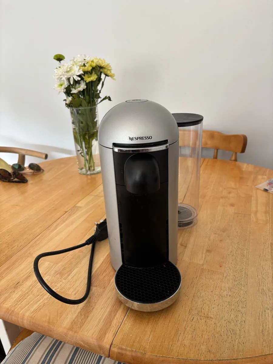 Nespresso Vertuo Plus coffee machine - Image 2