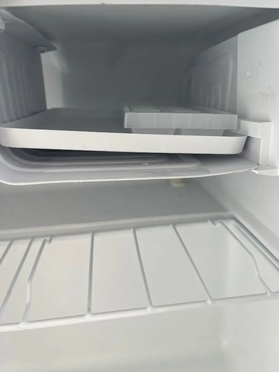 Mini Fridge - Image 4