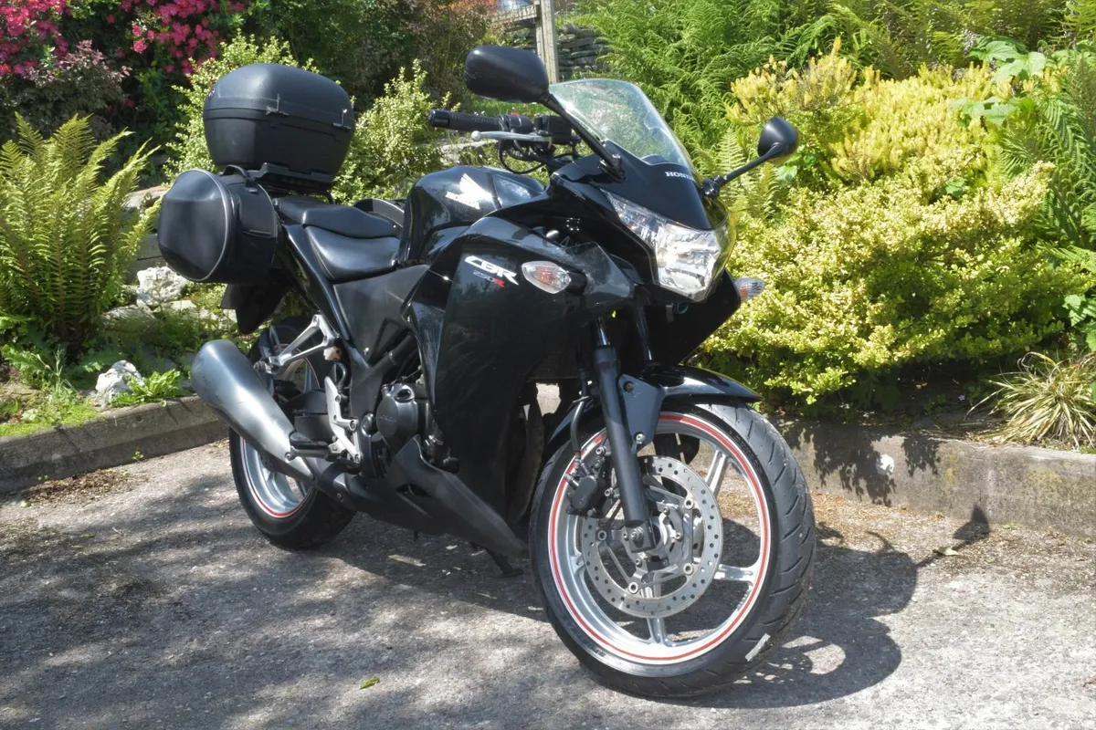 Honda CBR250R 2011 - Image 1