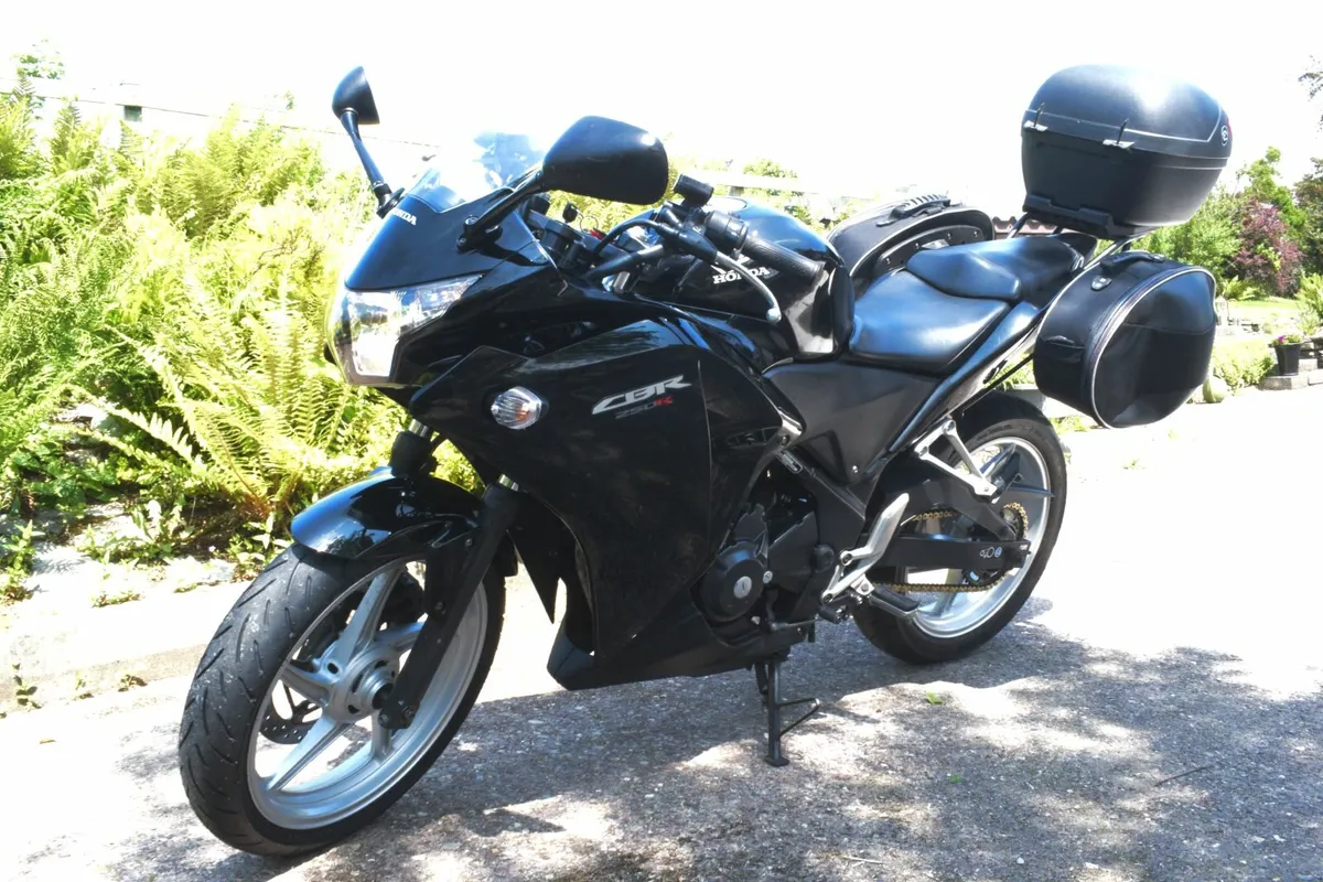 Honda CBR250R 2011 - Image 2