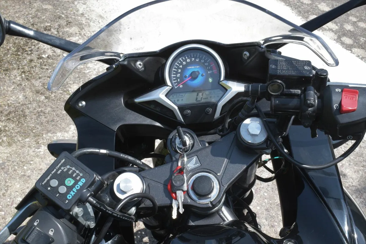 Honda CBR250R 2011 - Image 3