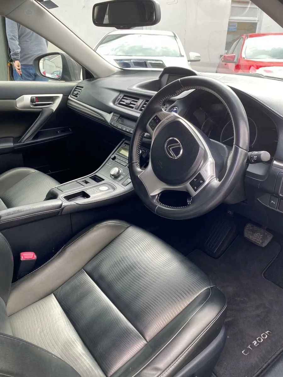 Car - Image 3