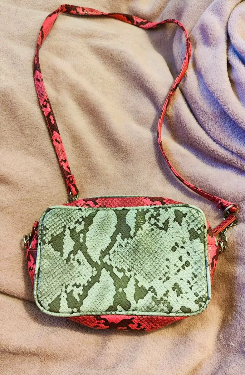 Pink Crossbody Bag – Faux Snakeskin, Elegant & Sty - Image 1