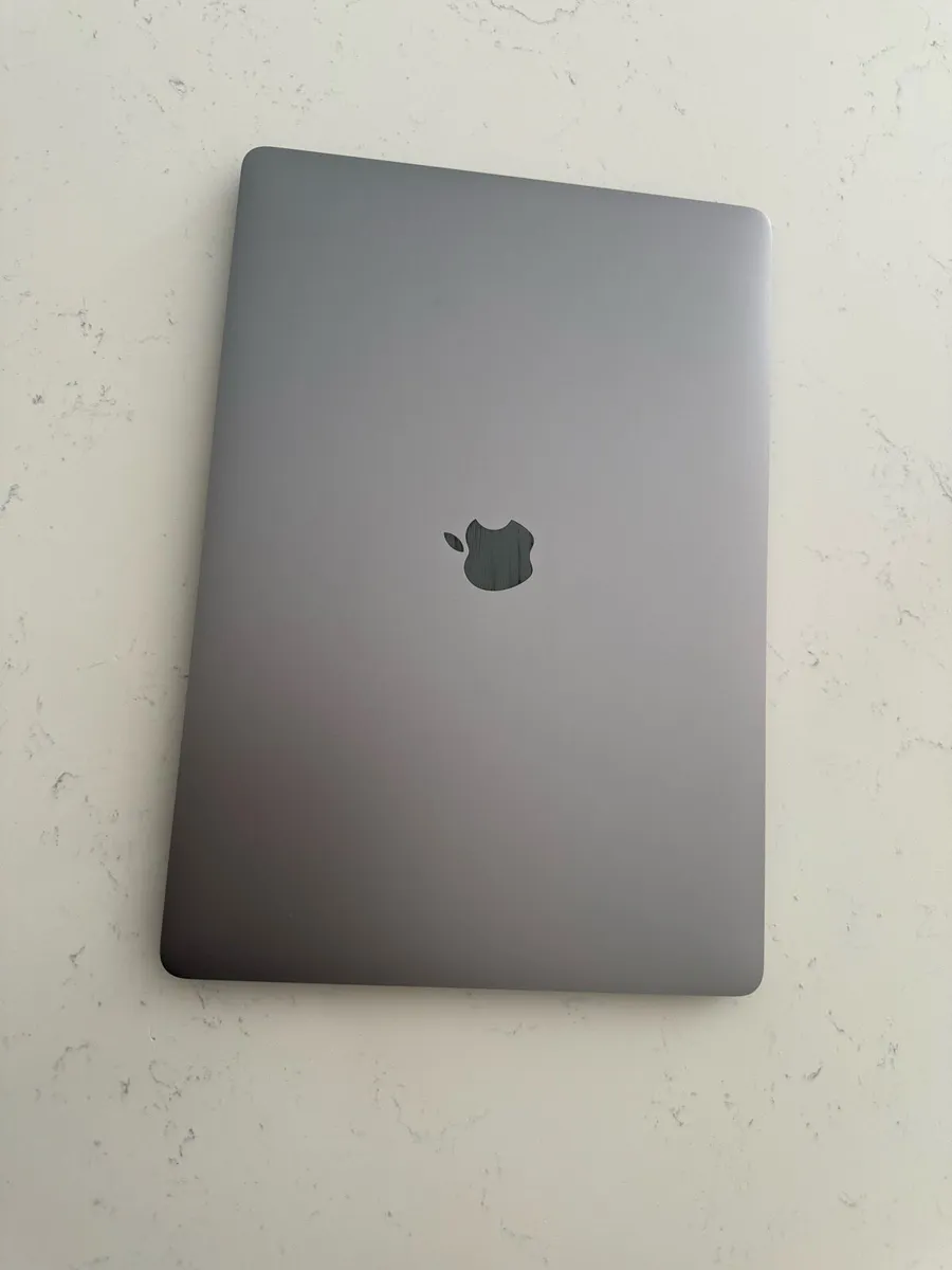 2017 MacBook Pro 15” - i7 2.9 GHz and 16gb ram - Image 4