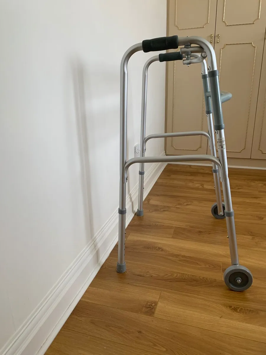 Walking Frame Adjustable - Image 3