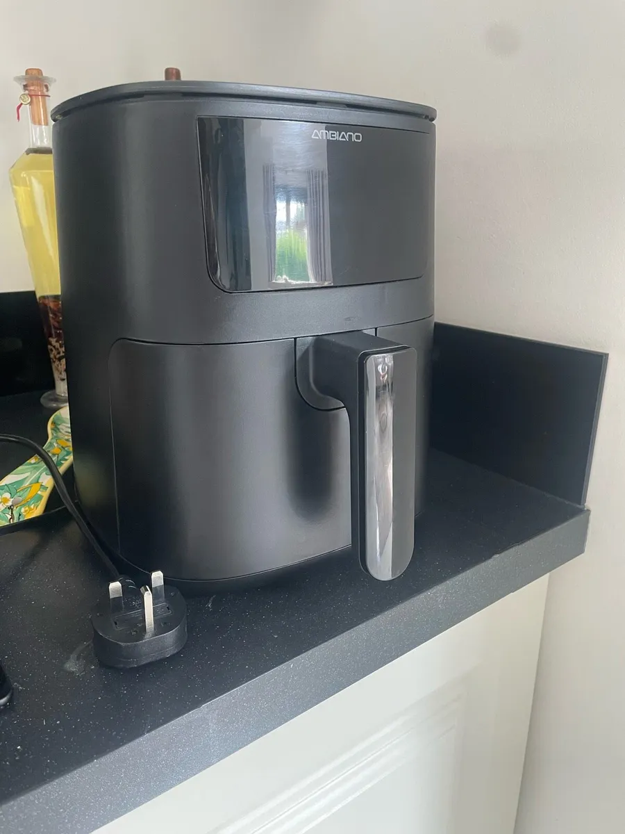 Air fryer - Image 1