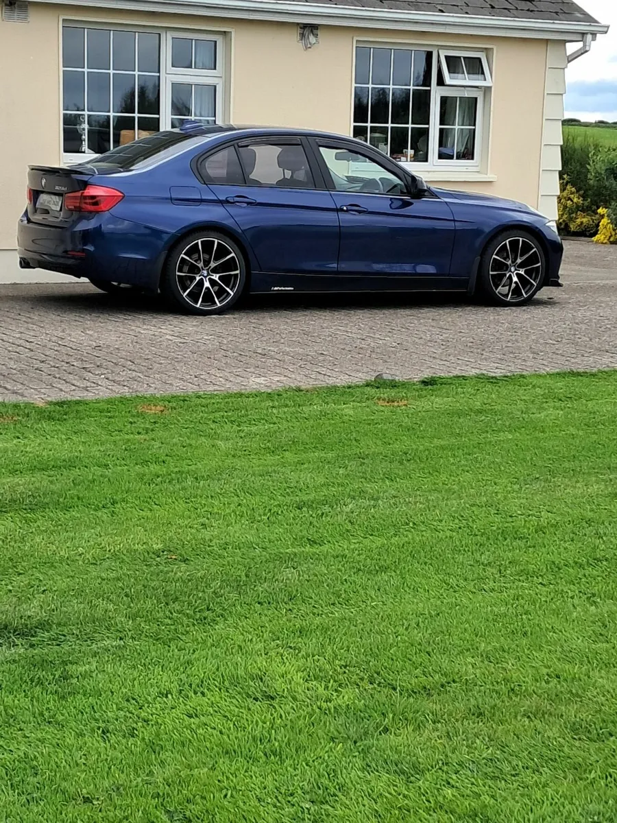 BMW 3-Series 2015 - Image 2