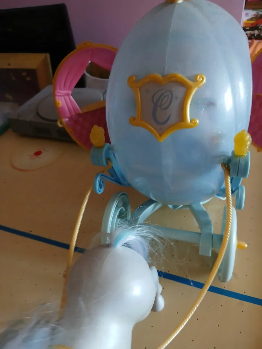 Cinderella Doll with Horse & Carraige - Image 2