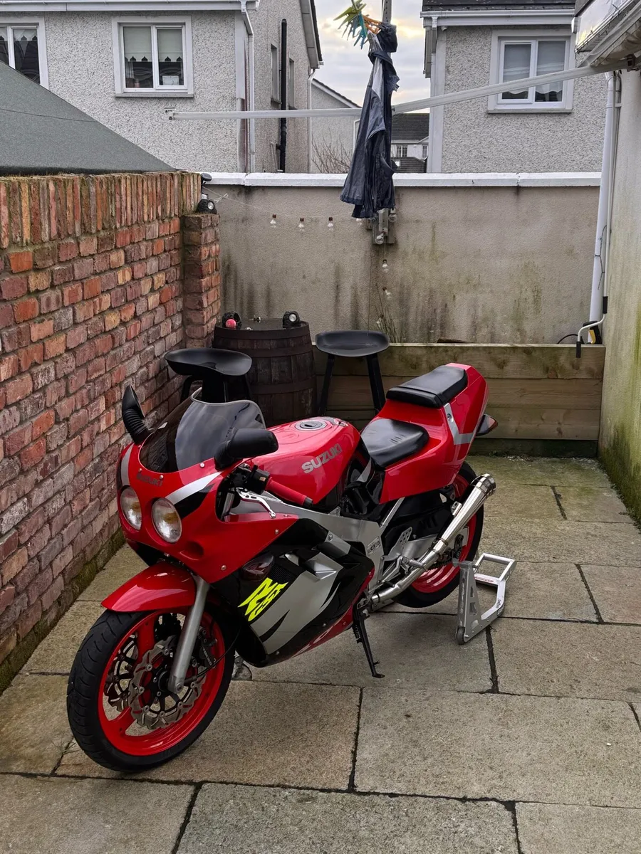Gsxr 400r - Image 2