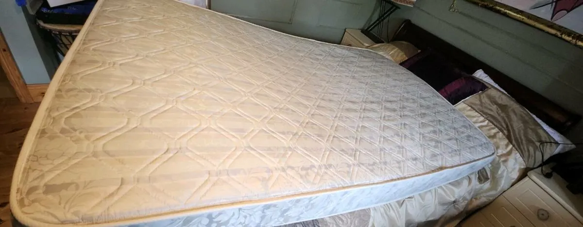 Double Divan base and mattress - Image 3