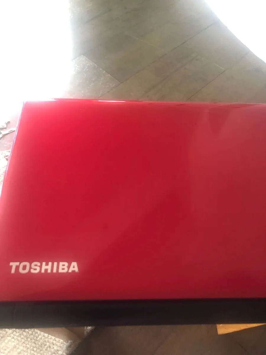 Laptop - Image 2