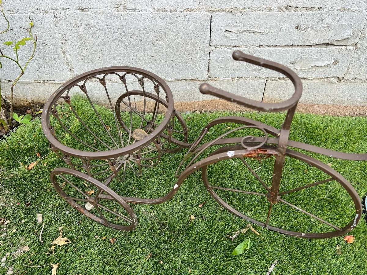 ANTIQUE GARDEN ORNAMENT - Image 2