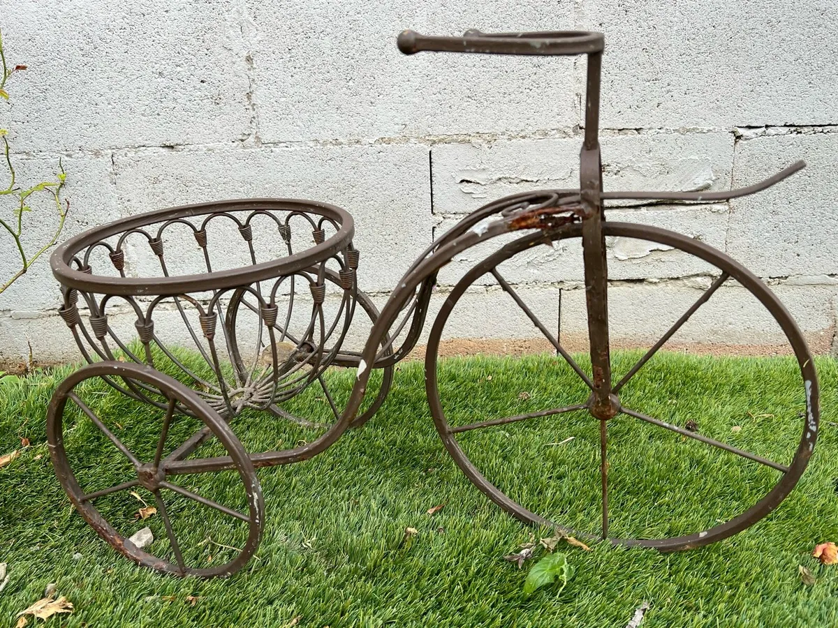 ANTIQUE GARDEN ORNAMENT - Image 3