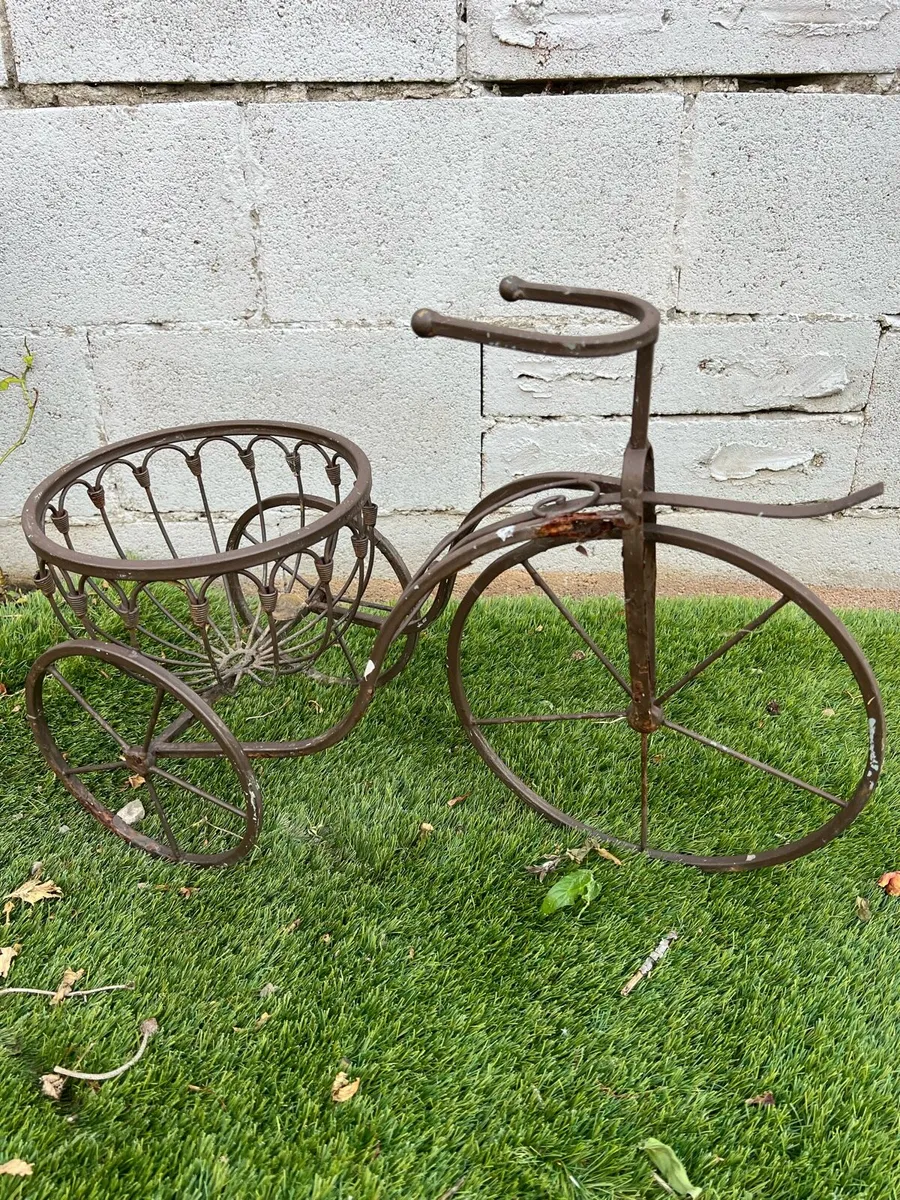 ANTIQUE GARDEN ORNAMENT - Image 4