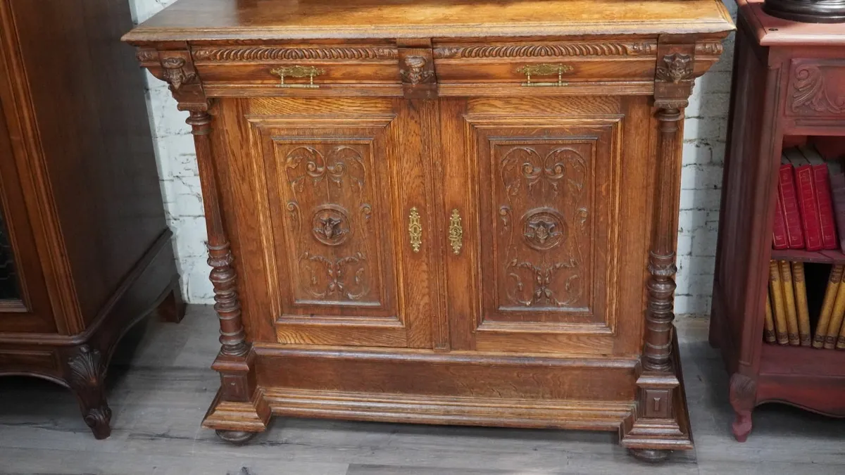 🏛️ Antique Belgian Carved Oak Cabinet – 19th Cent - Image 4