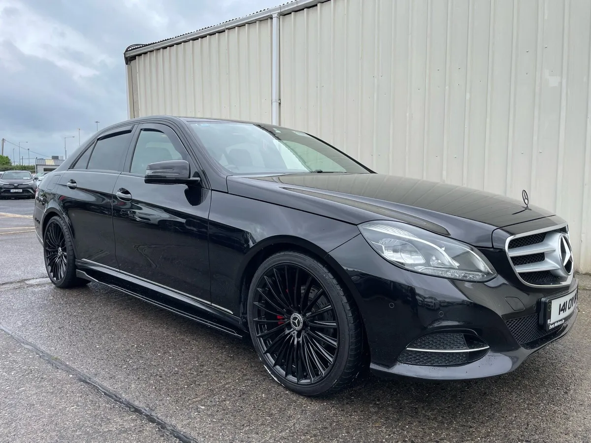 Mercedes Benz - Image 1