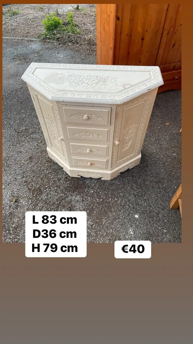Cabinet side board €40 - Image 1