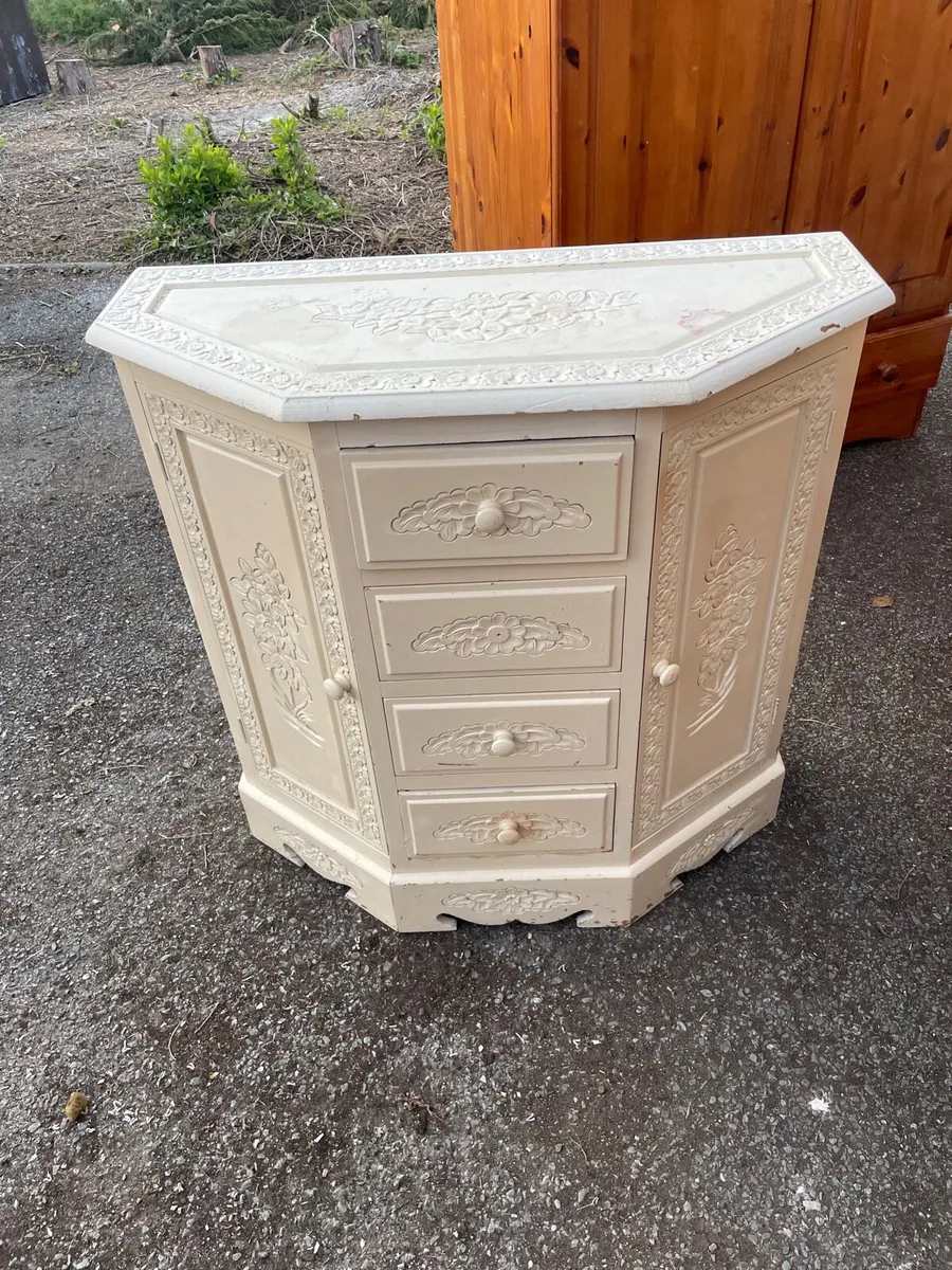 Cabinet side board €40 - Image 2