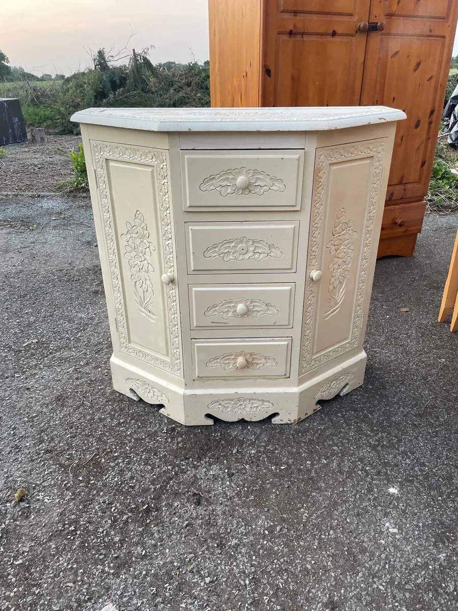Cabinet side board €40 - Image 4