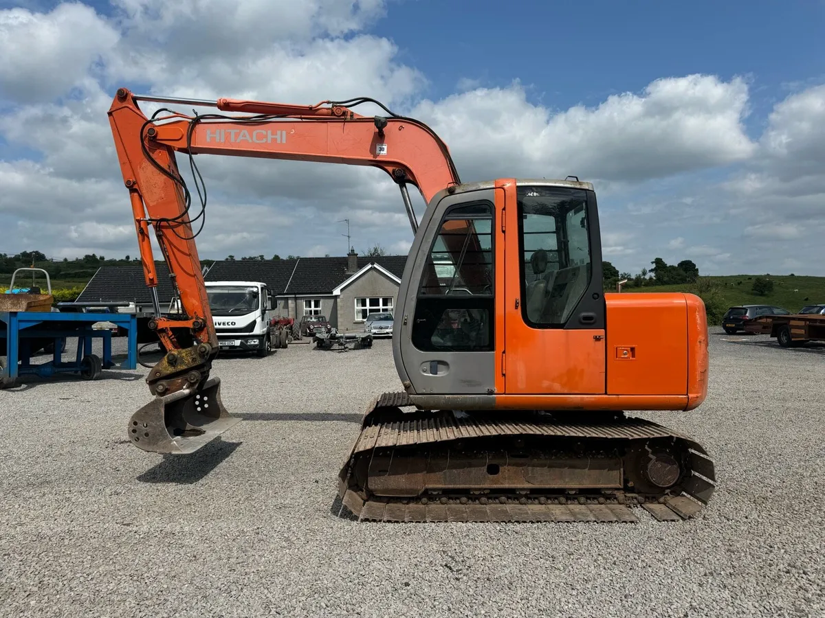 Hitachi Zaxis 70 - Image 1