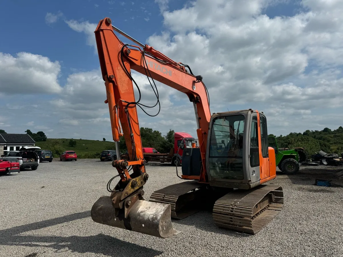 Hitachi Zaxis 70 - Image 2