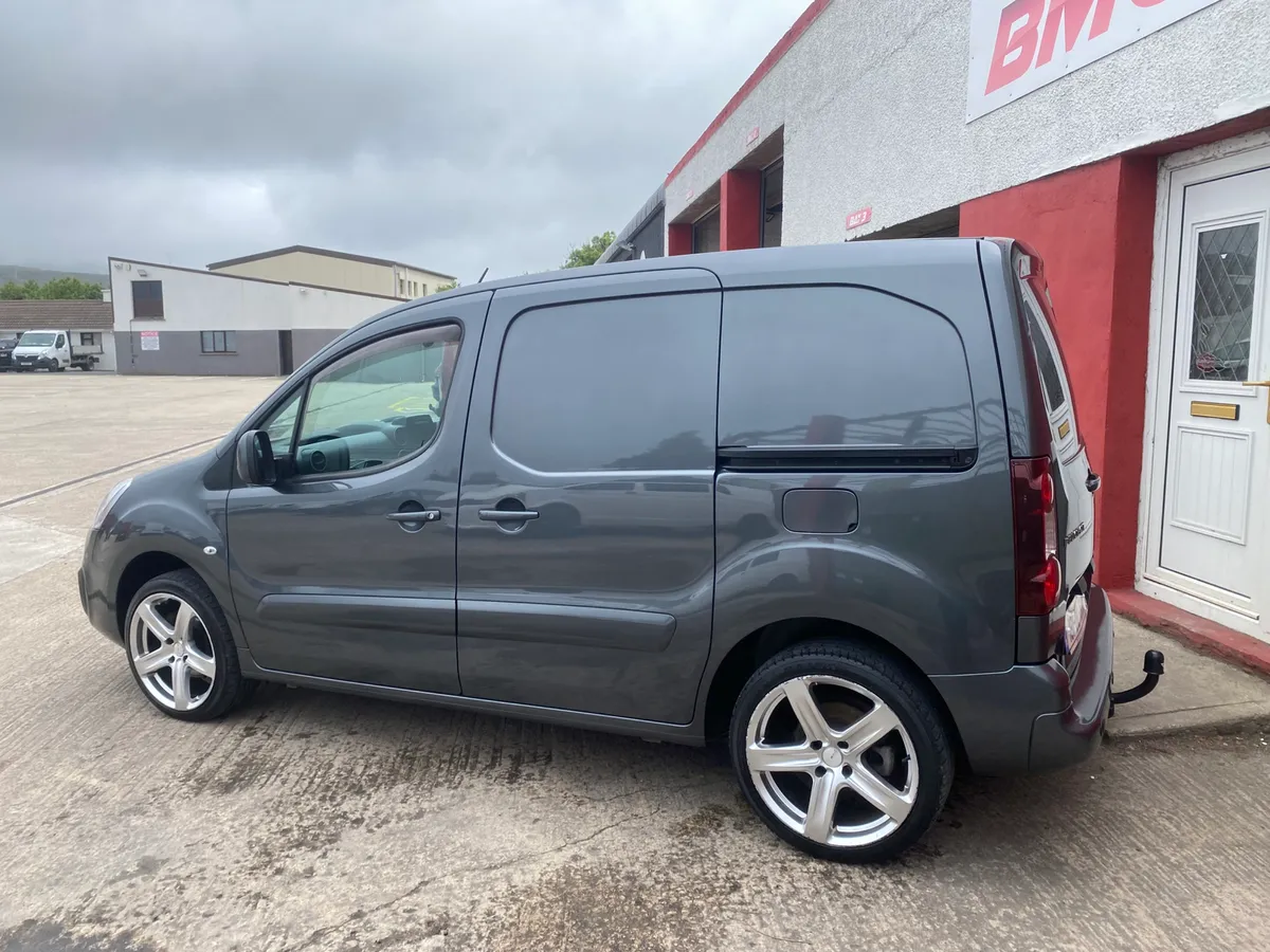 2018 PEUGEOT PARTNER DELIVERY finance warranty - Image 4