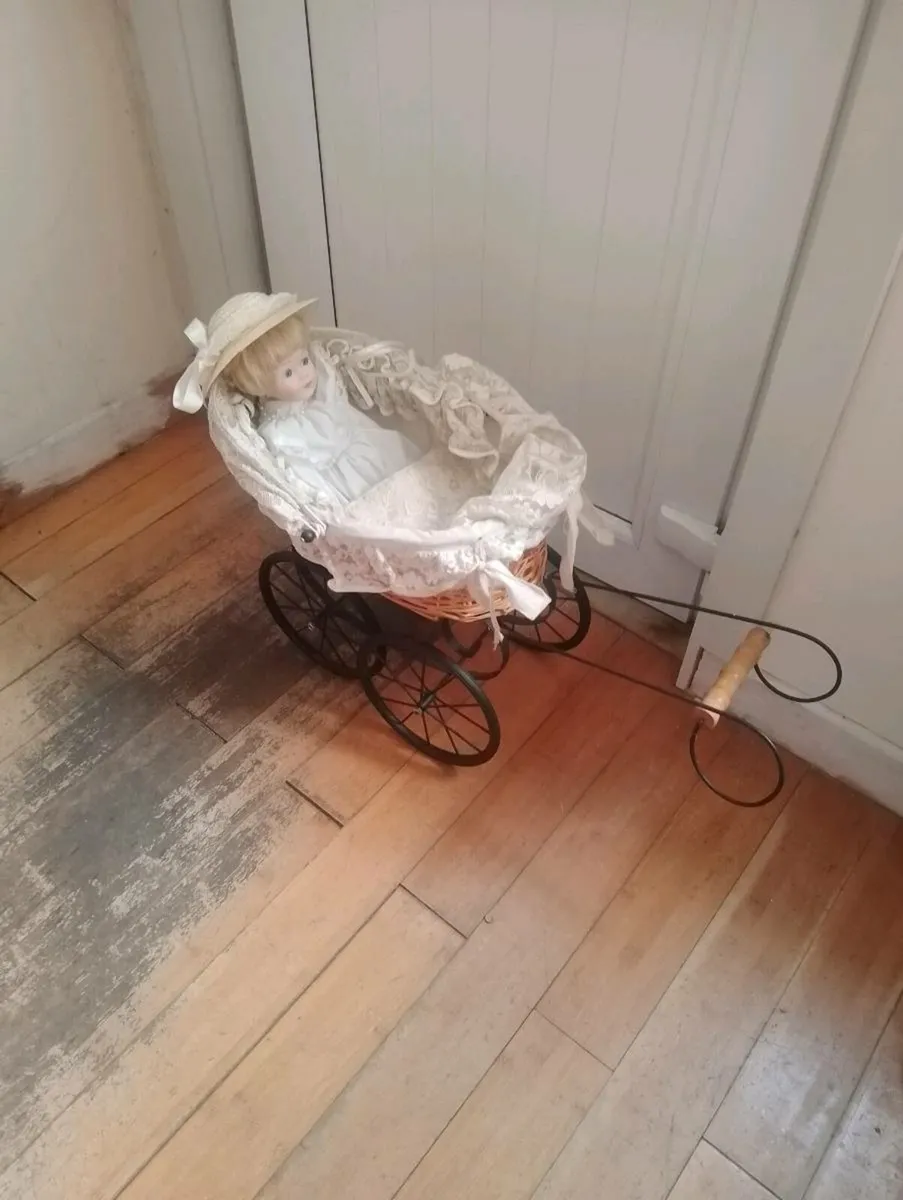 Vintage toy pram and doll - Image 1
