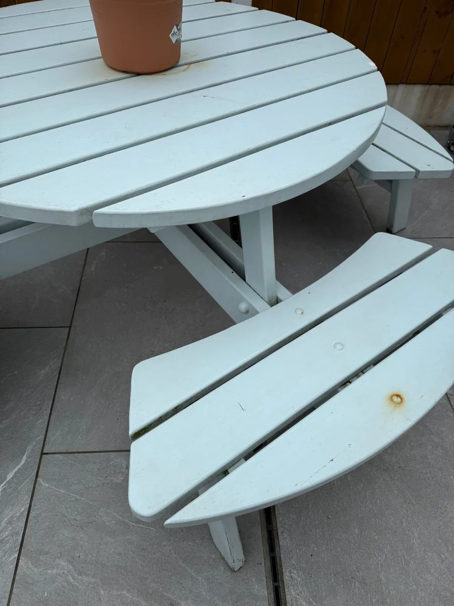 8 Seater Round Picnic Table - Image 3