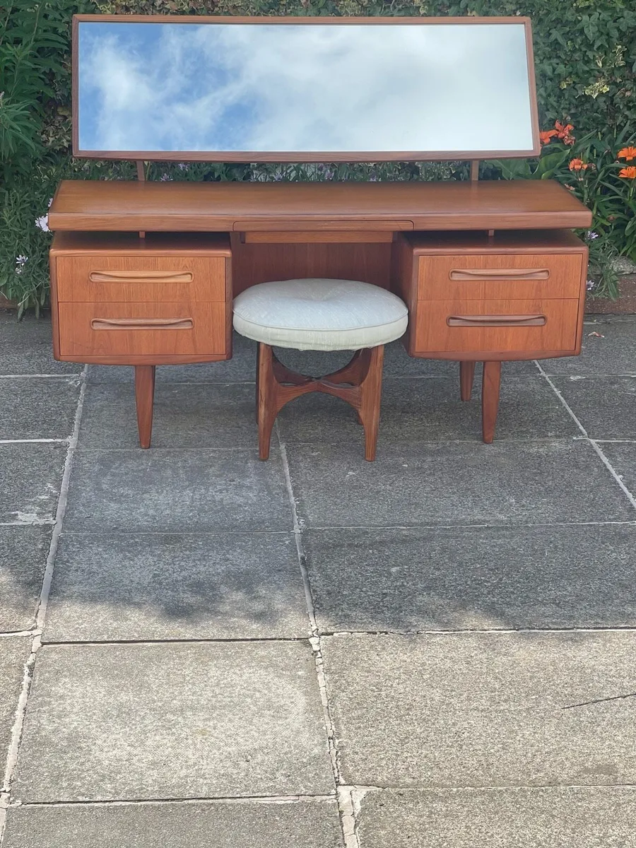 Mid century G plan Floating dressing table & stool - Image 1