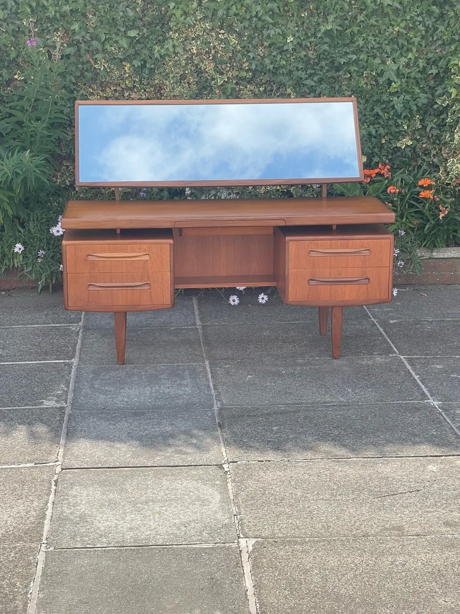 Mid century G plan Floating dressing table & stool - Image 2