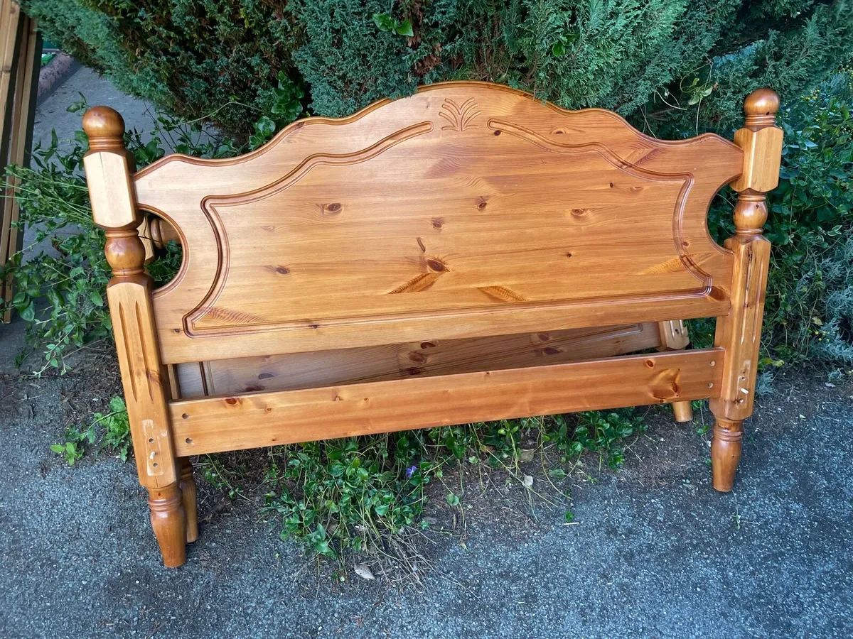 4,6 ft bed frame - Image 2