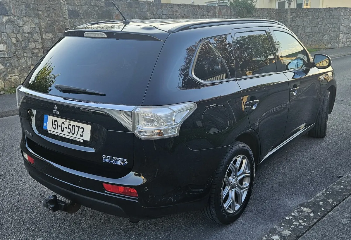 🚗 Mitsubishi Outlander PHEV 2015 – NEW NCT! - Image 4
