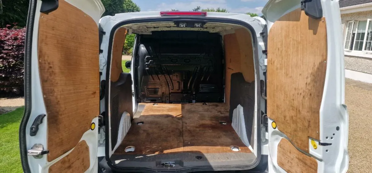 Ford Transit connect - Image 4
