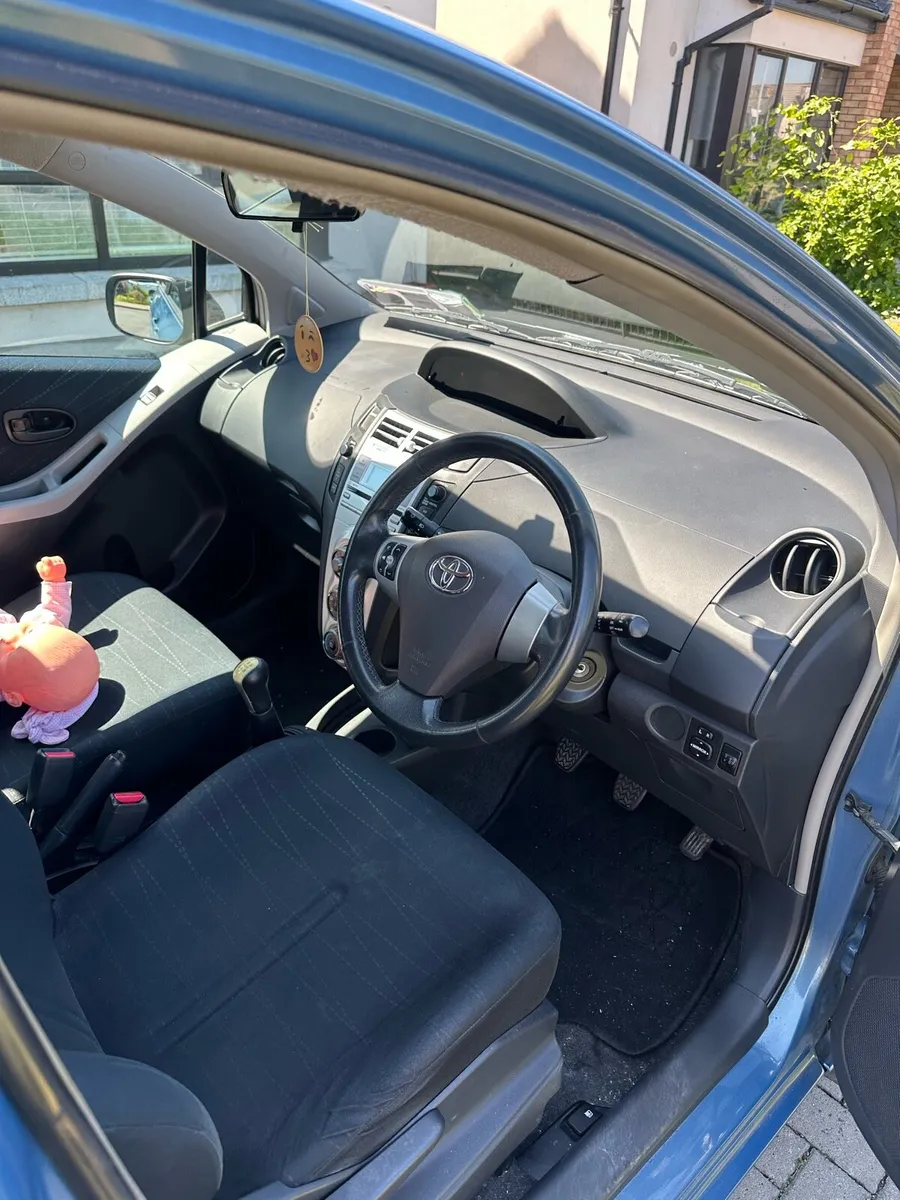 Toyota Yaris 1.0 petrol - Image 3