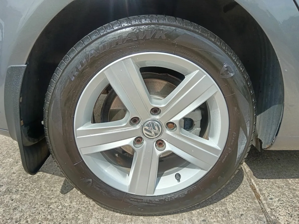 Volkswagen Touran 2013 - Image 4