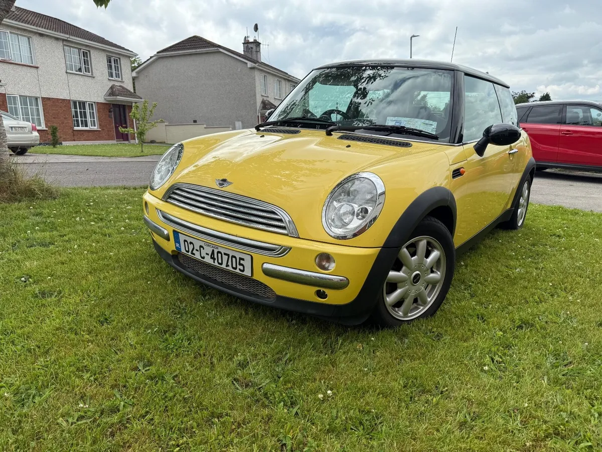 Mini Cooper 2002 - Image 1