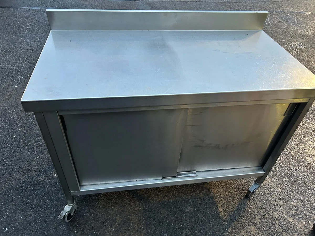 Stainless steel tables - Image 1