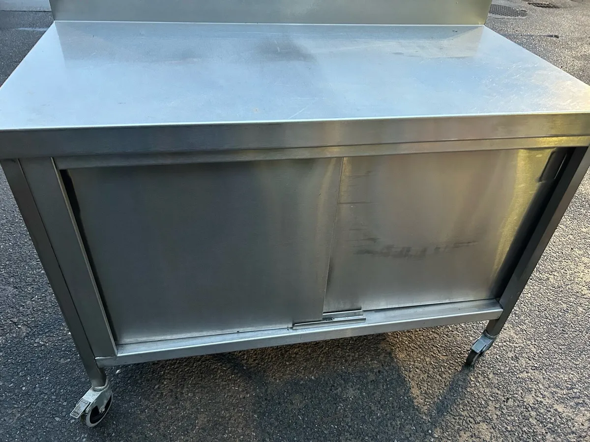 Stainless steel tables - Image 4