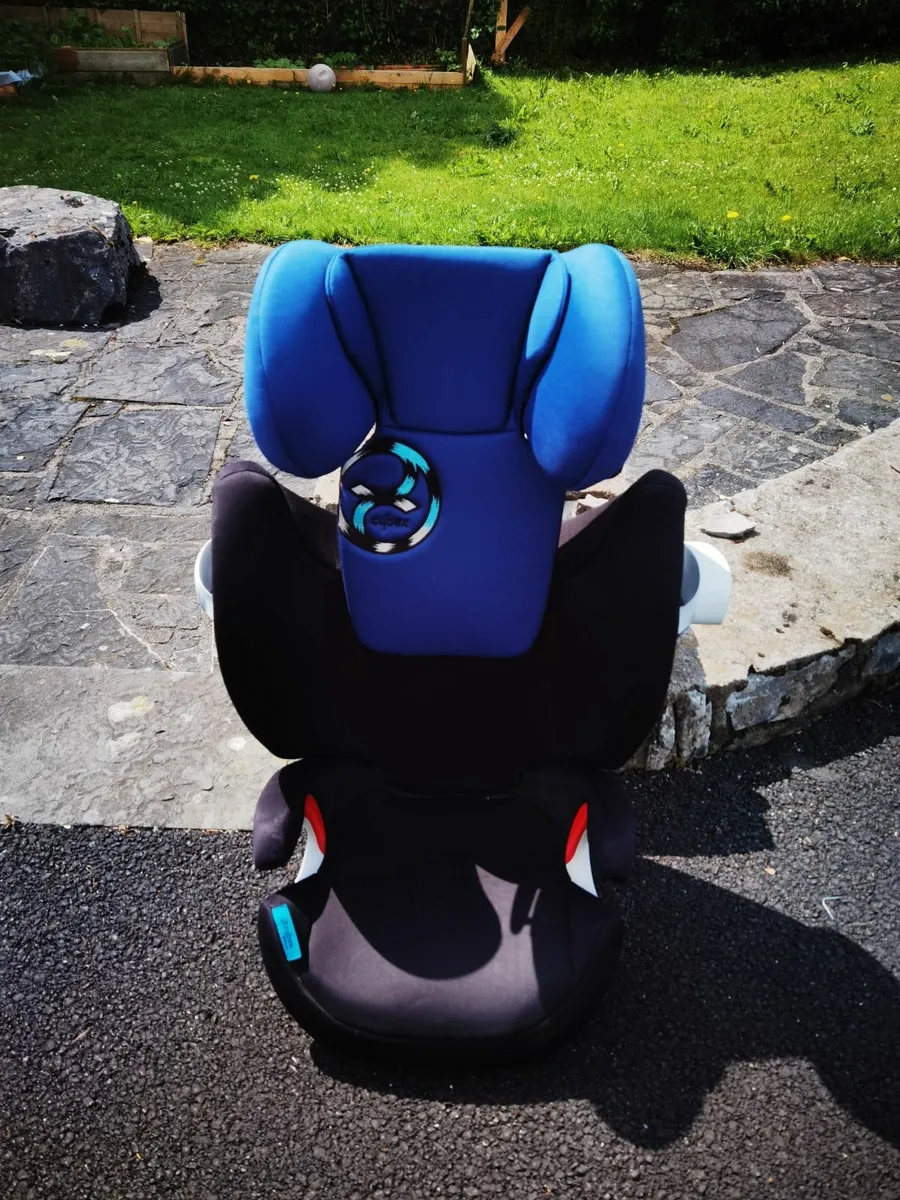 Cybex M-fix Car seat - Image 1