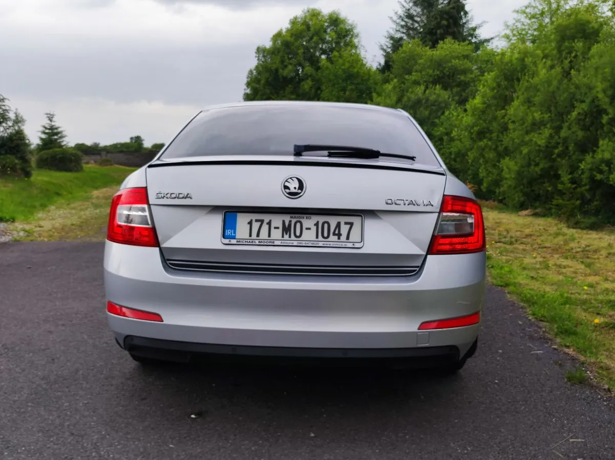 Skoda Octavia 2017 - Image 2