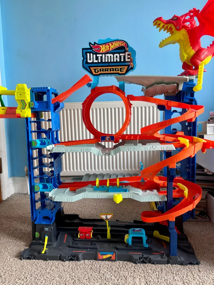 Hot Wheels City Let's Race Ultimate Garage Playset - Image 1